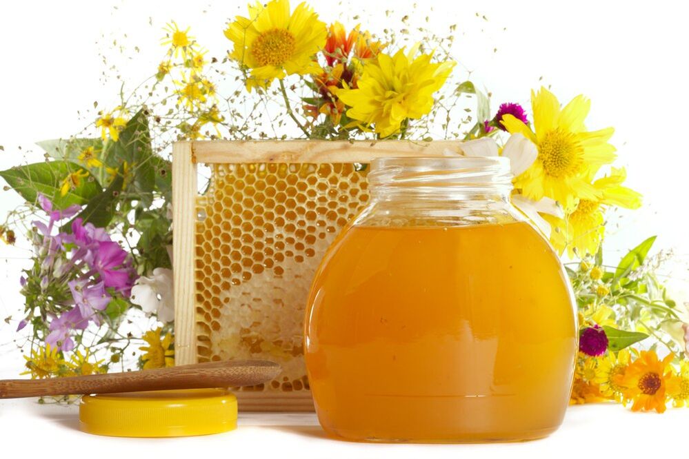 Le miel et la propolis contribueront à augmenter la puissance d'un homme. 