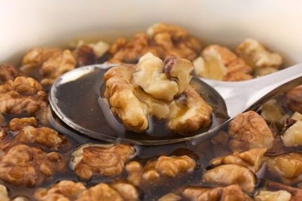 Du miel et des noix pour la puissance.