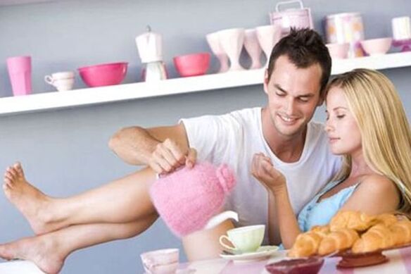 homme et femme heureux